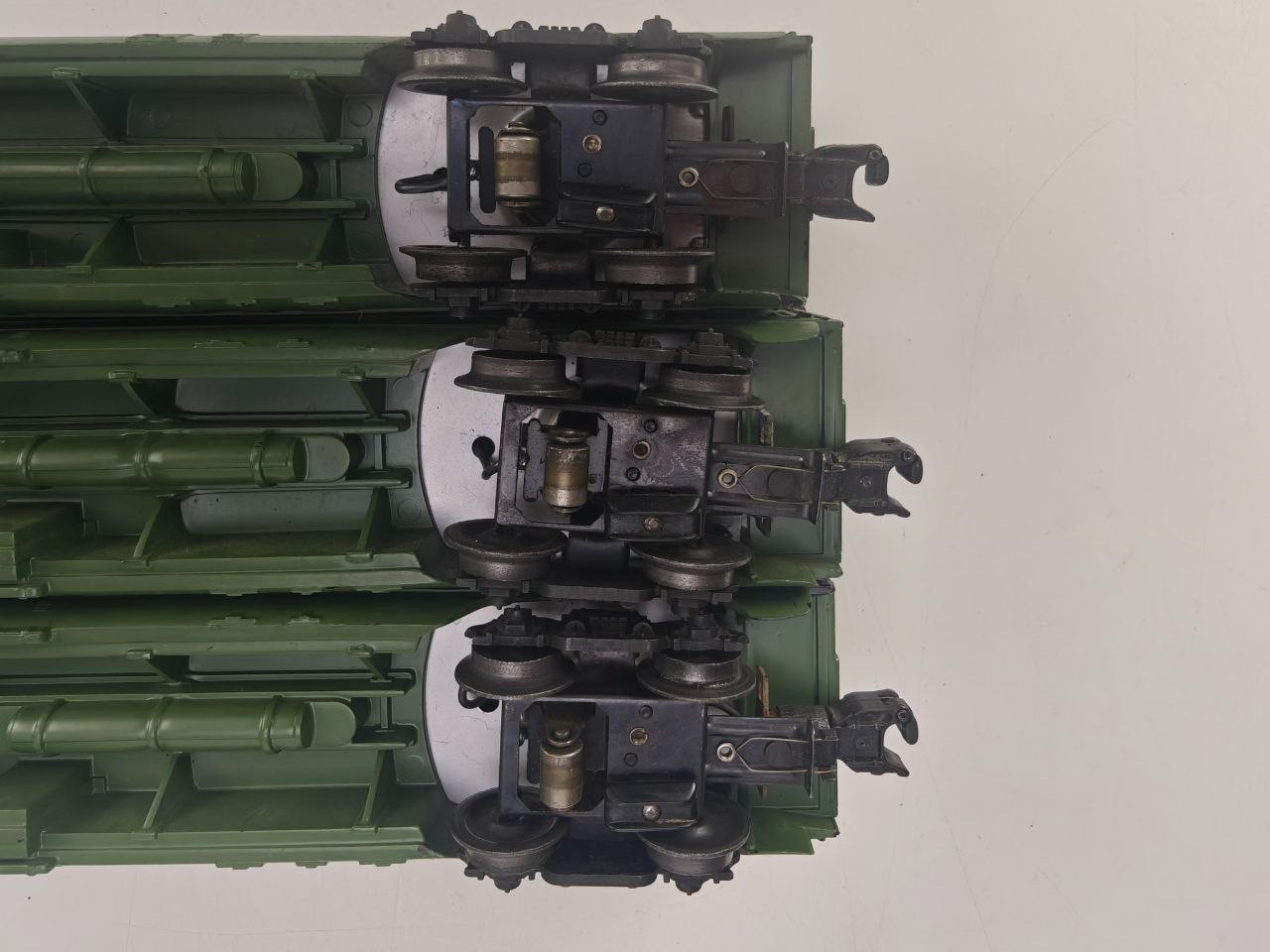 Vintage Lionel 2400 2401 2402 O-27 Green Streamliner Passenger Cars Lot 3