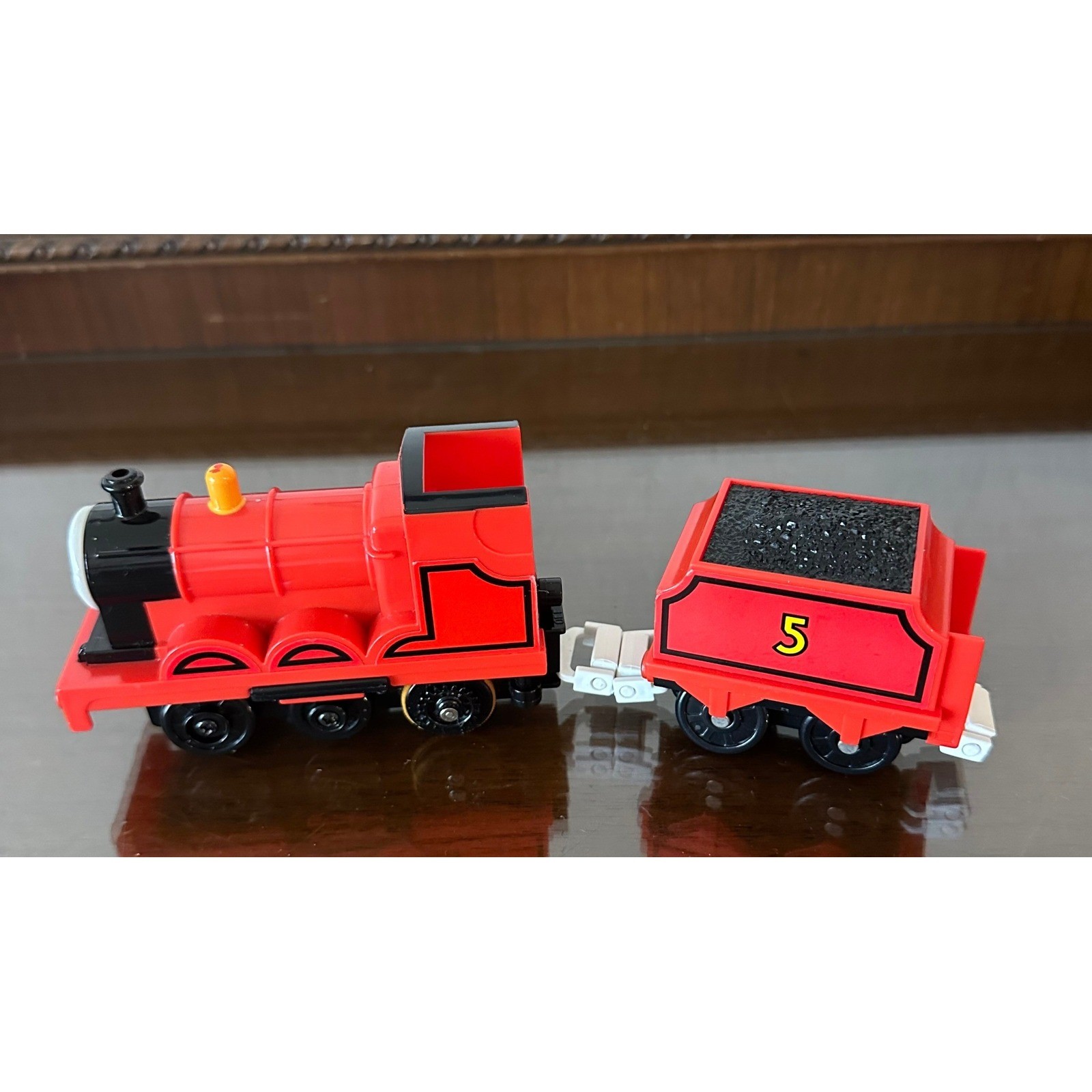 1993 TOMY Motorized James Red Engine with Tender Thomas & Friends Train *WORKS*