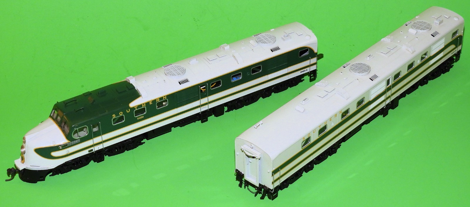 HO Brass SOUTHERN DL-109/110 Diesel Locomotives #6400/6400A Overland Models DCC