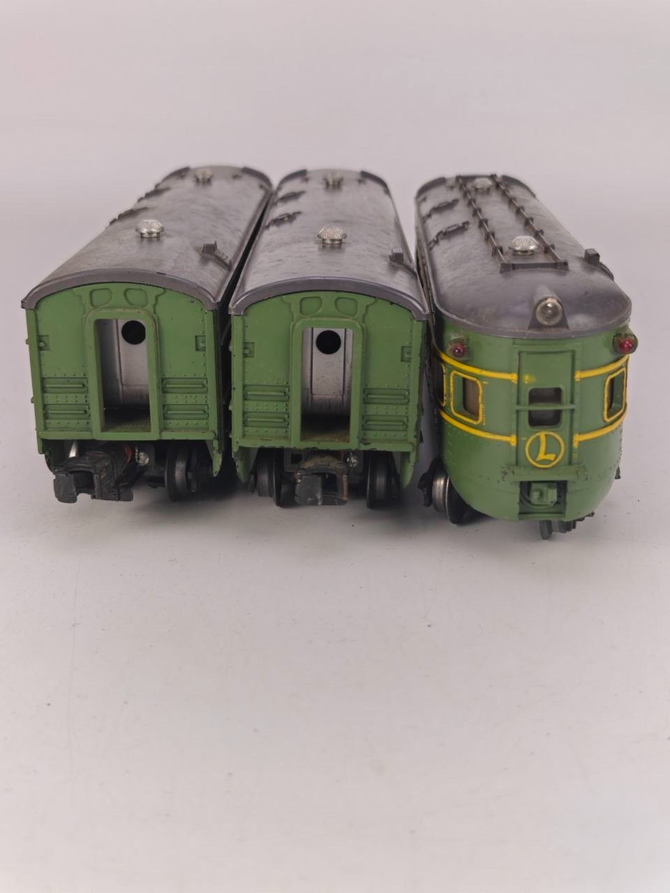 Vintage Lionel 2400 2401 2402 O-27 Green Streamliner Passenger Cars Lot 3