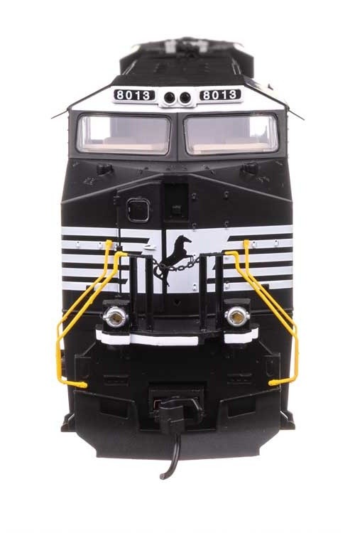 Walthers HO Scale ~ New ~ GE ES44AC GEVO ~ Standard DC ~ Norfolk Southern #8118