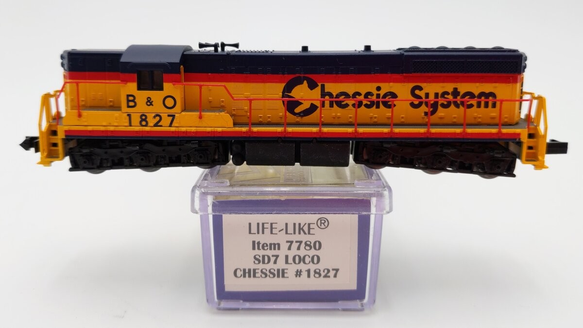 Life Like 7780 N Scale Chessie System SD-7 Powered Diesel Locomotive #1827 EX