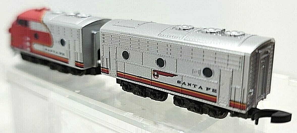 Z scale Rokuhan ST012-1 Powered ATSF EMD F7A/B Loco w/Mkln cplrs (tested) #1