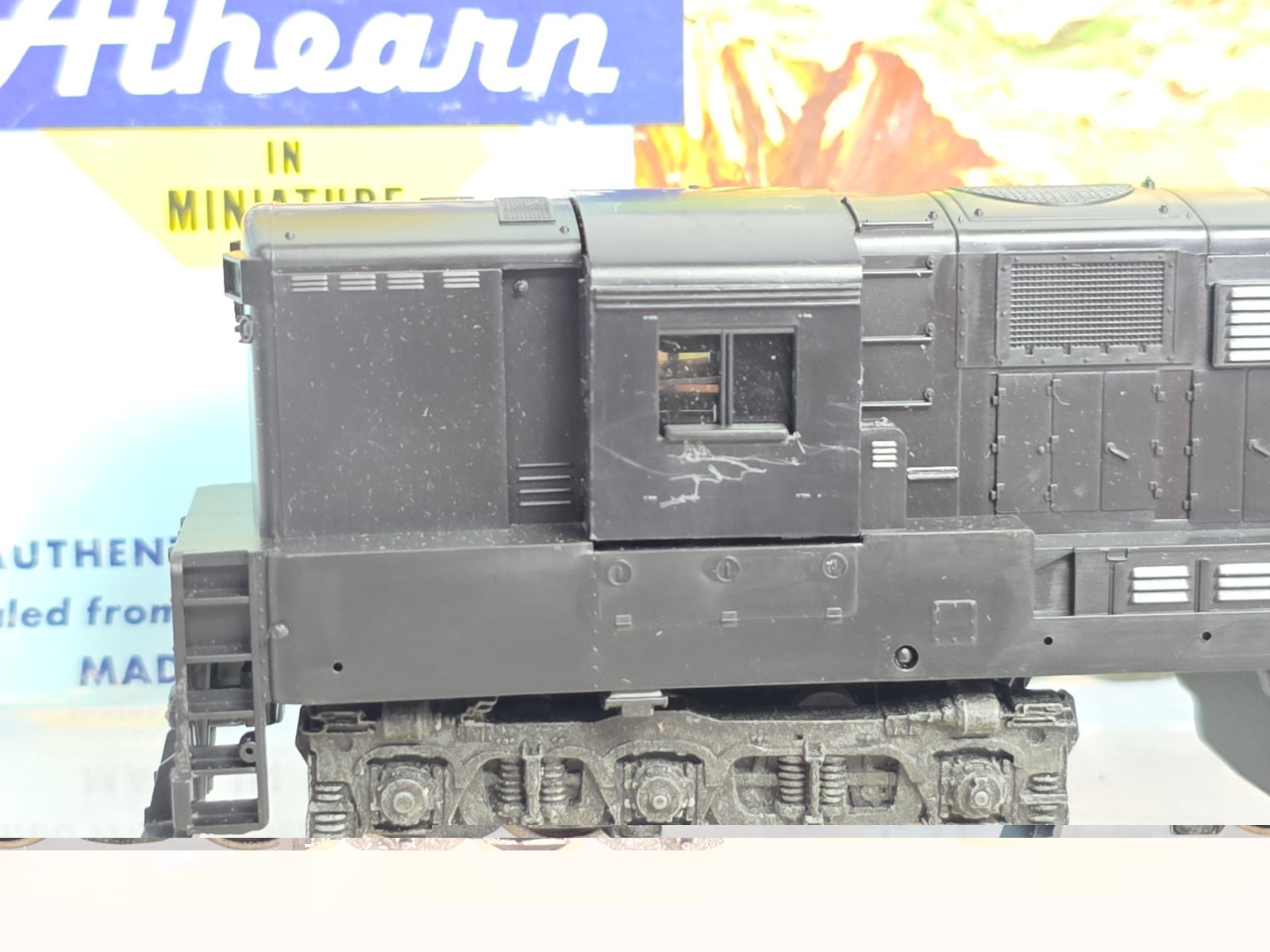 Athearn HO 4300 Undecorated FM H24-66 Trainmaster Diesel Loco Runs Well Ex/Box