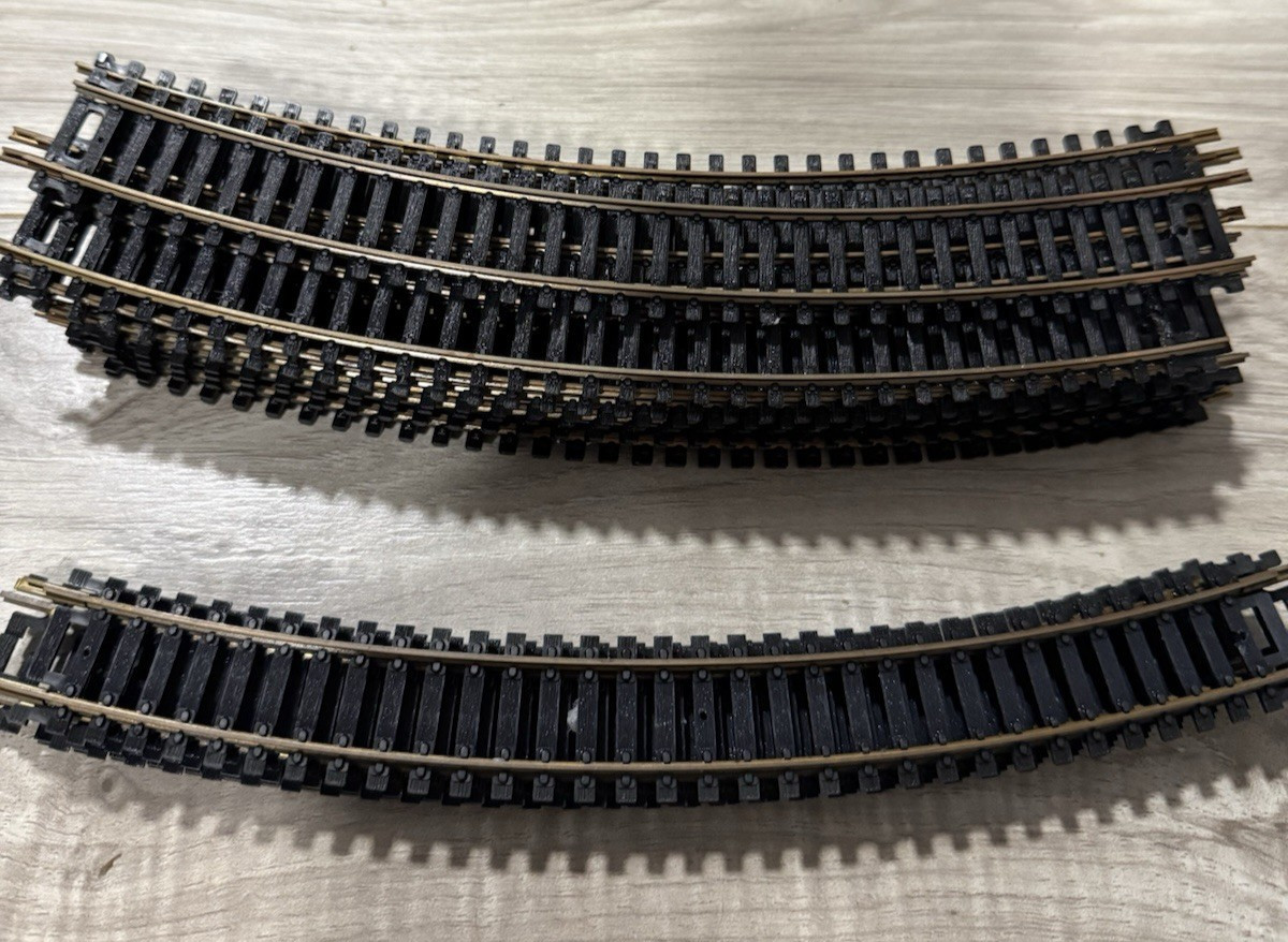 Vintage Bachmann Hong Kong Ho Scale Model Railroad Track & Other Read List (50)
