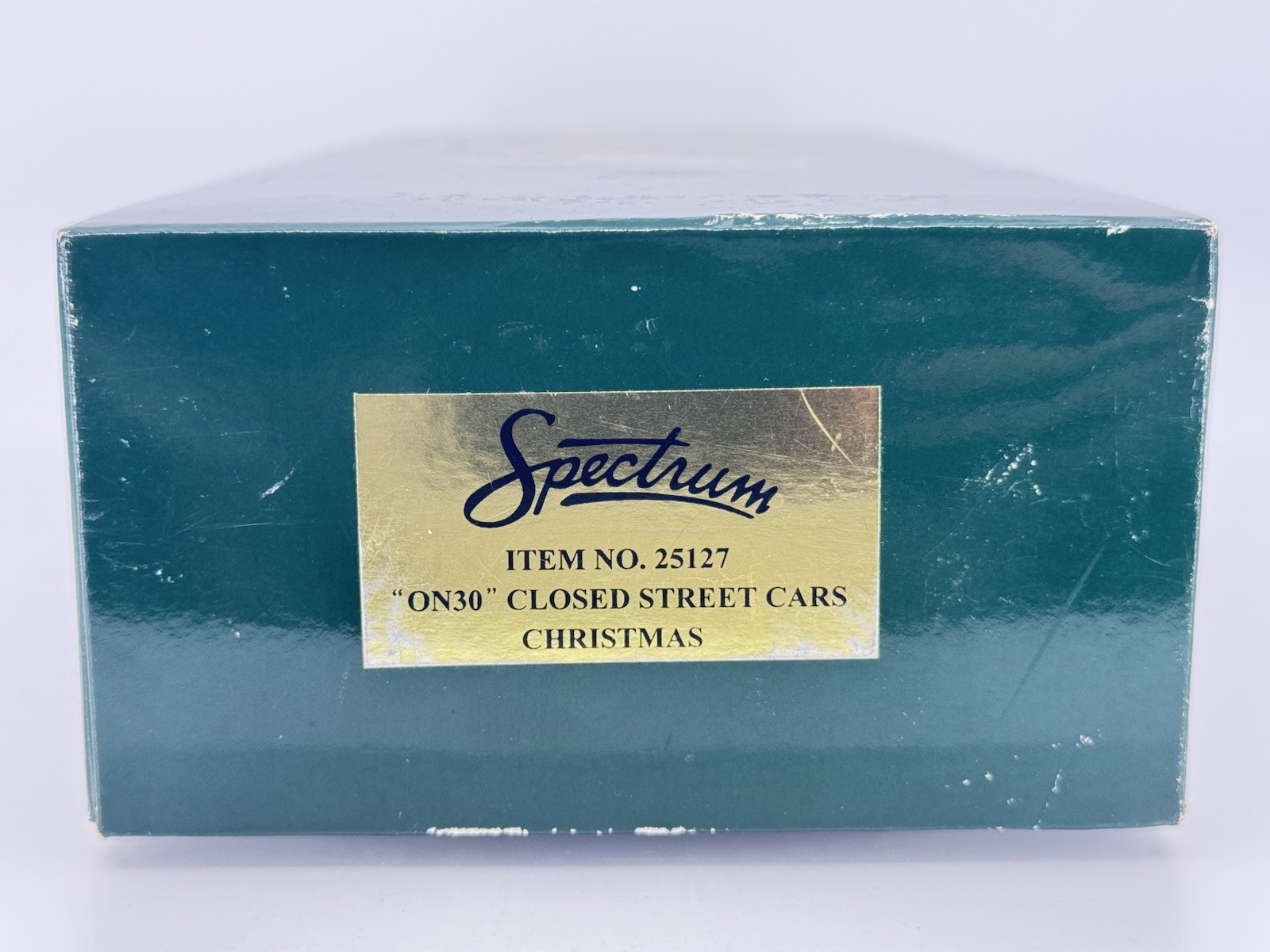 On30 Bachmann Spectrum 25127 Christmas Closed Street Car Trolley Locomotive