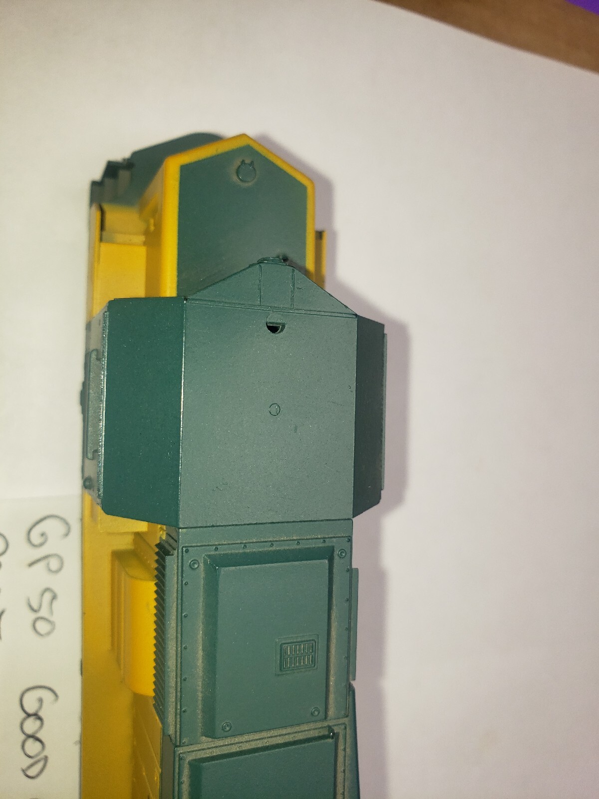 GP50 ATHEARN SHELL ONLY Diesel LOCOMOTIVE 46760 Good condition