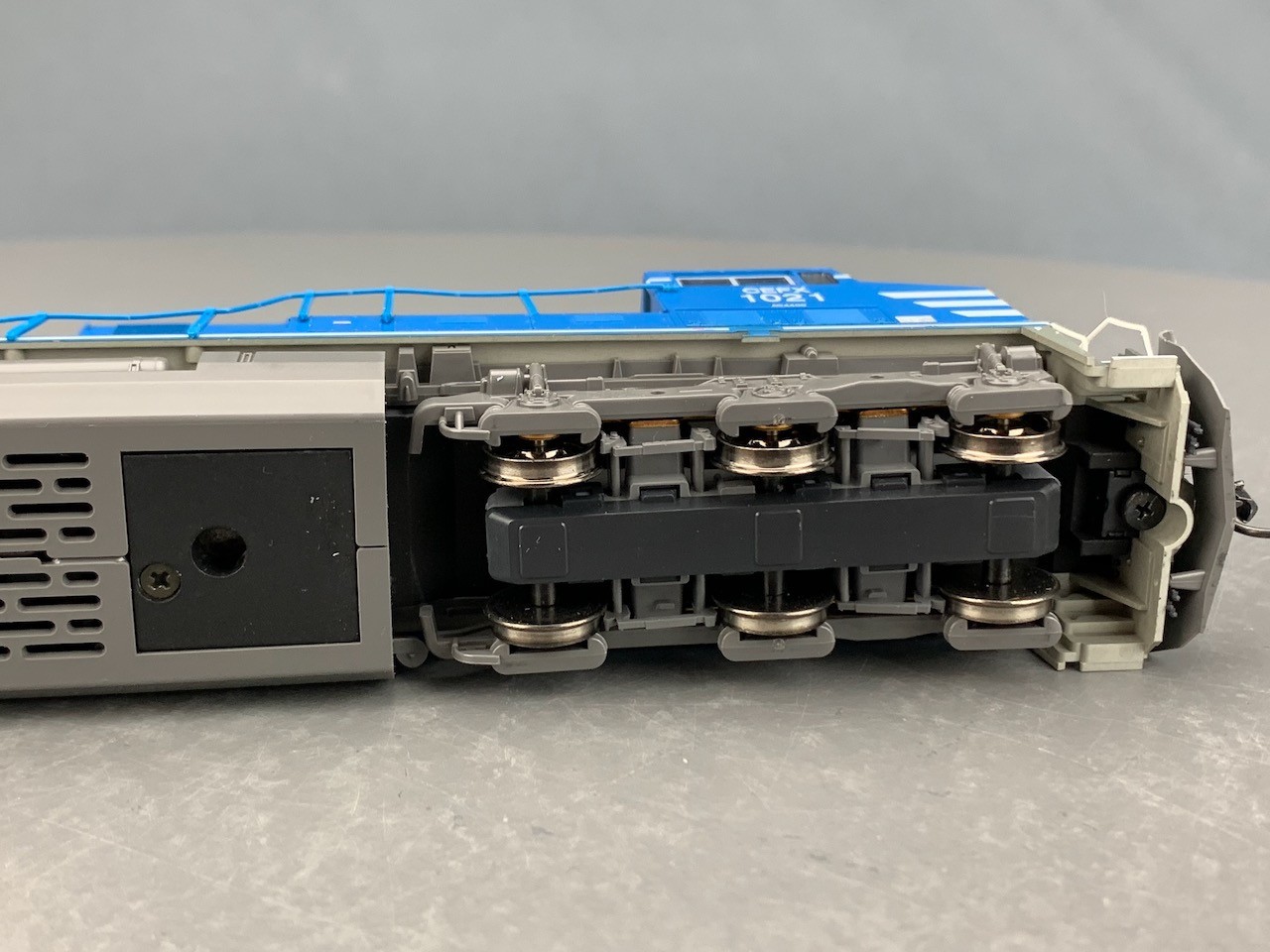 HO Kato 37-6432 AC4400CW Locomotive CEFX Leasing DCC/non-SND HO8154