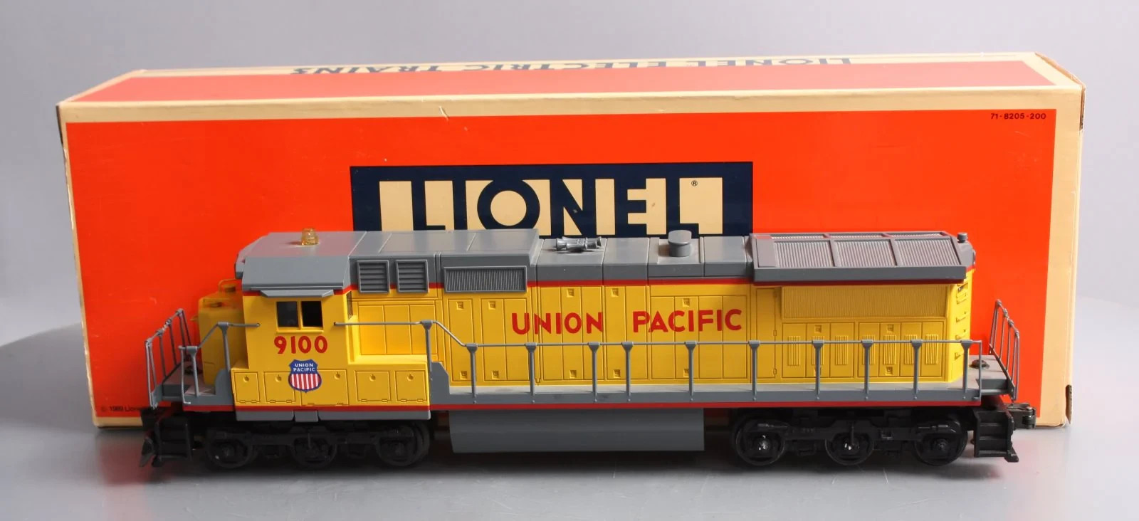 Lionel 18205 Union Pacific Dash 8-40C Diesel Locomotive NIB