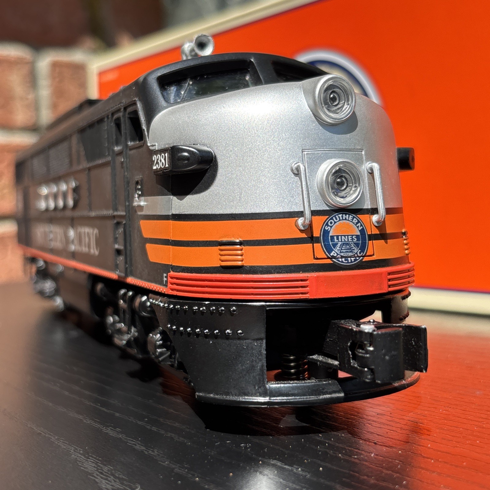 Southern Pacific Black Widow FT. Diesel Engine Railsounds 6 38253 Collectible