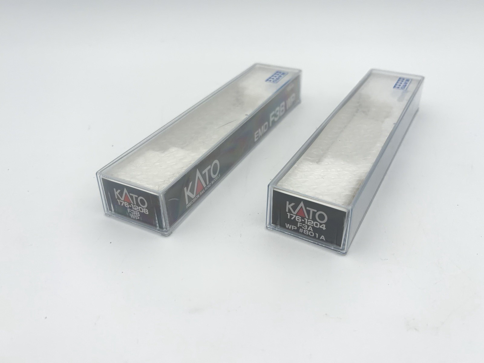 KATO – N – WP Western Pacific F3A/F3B Diesel Set #801A -Train 176-1204, 176-1208
