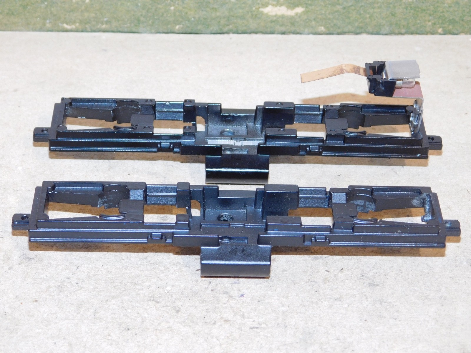Athearn HO Parts SW-1500 SW-1000 Pair of Diesel Locomotive Frames