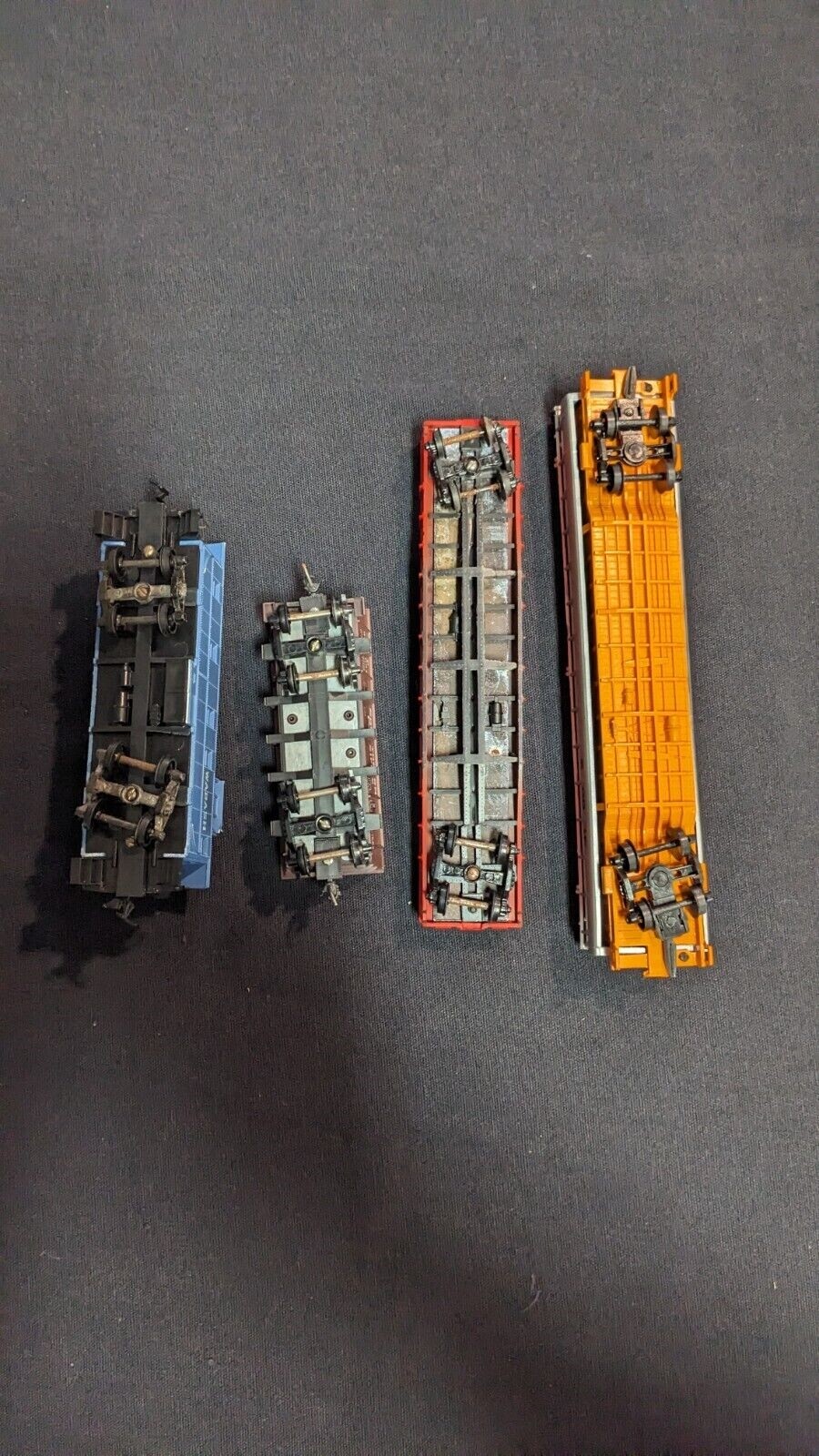 Mixed HO Train Lot: Lionel Switcher, Tyco & Bachmann Freight, Others