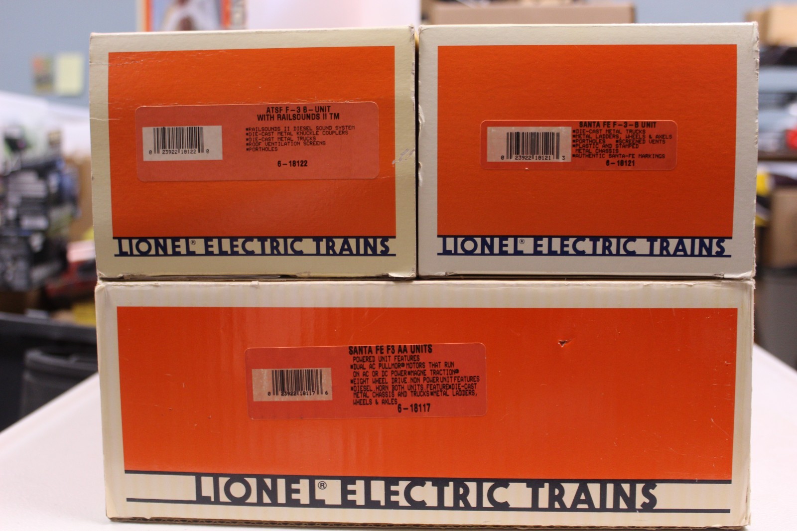 Lionel 6-18117, 18121, 18122 Santa Fe Blue/Yellow F3 A-B-B-A