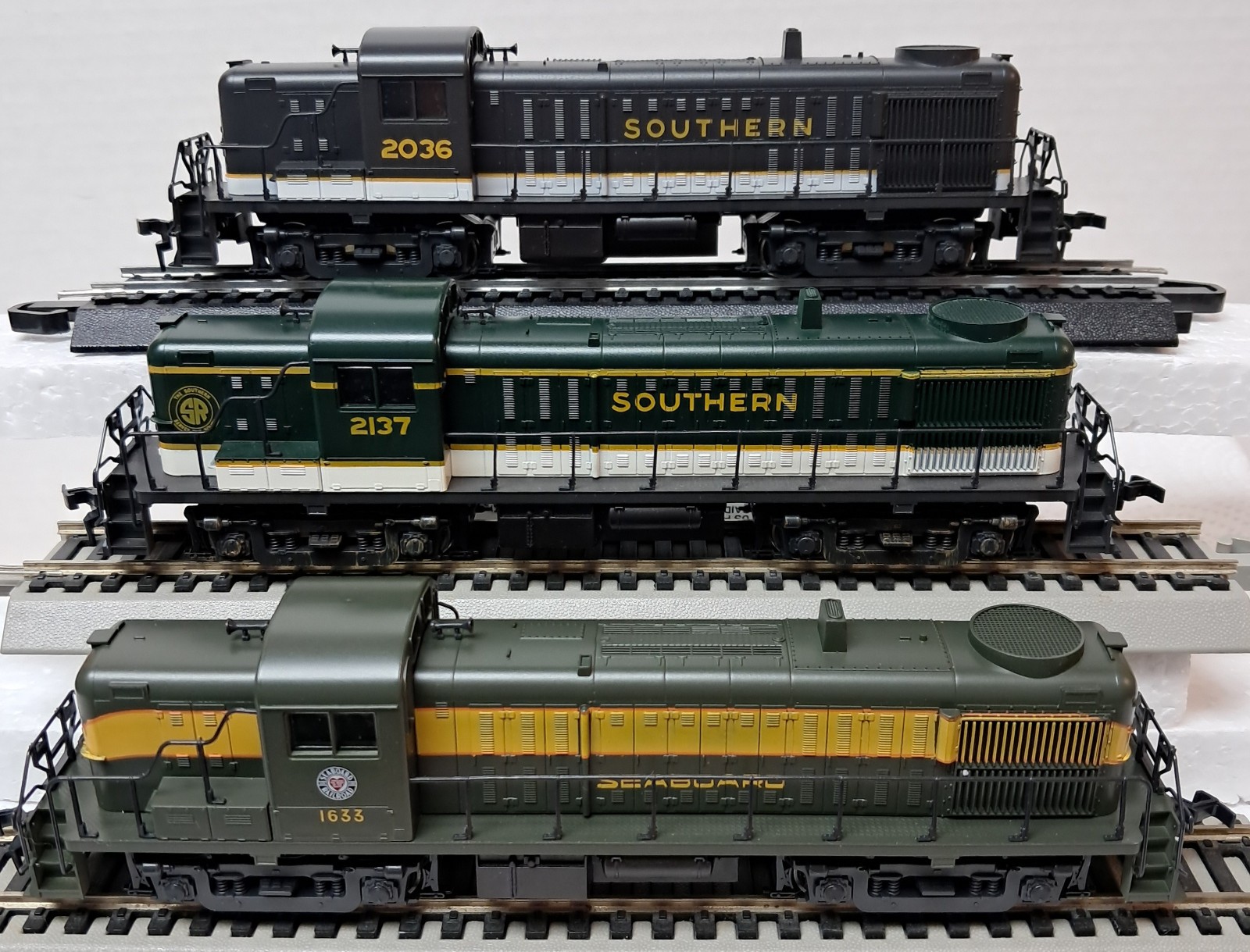 Atlas (Kato) HO RS-3 locos – Southern/Seaboard – EUC/orig box – you pick – 50 ea