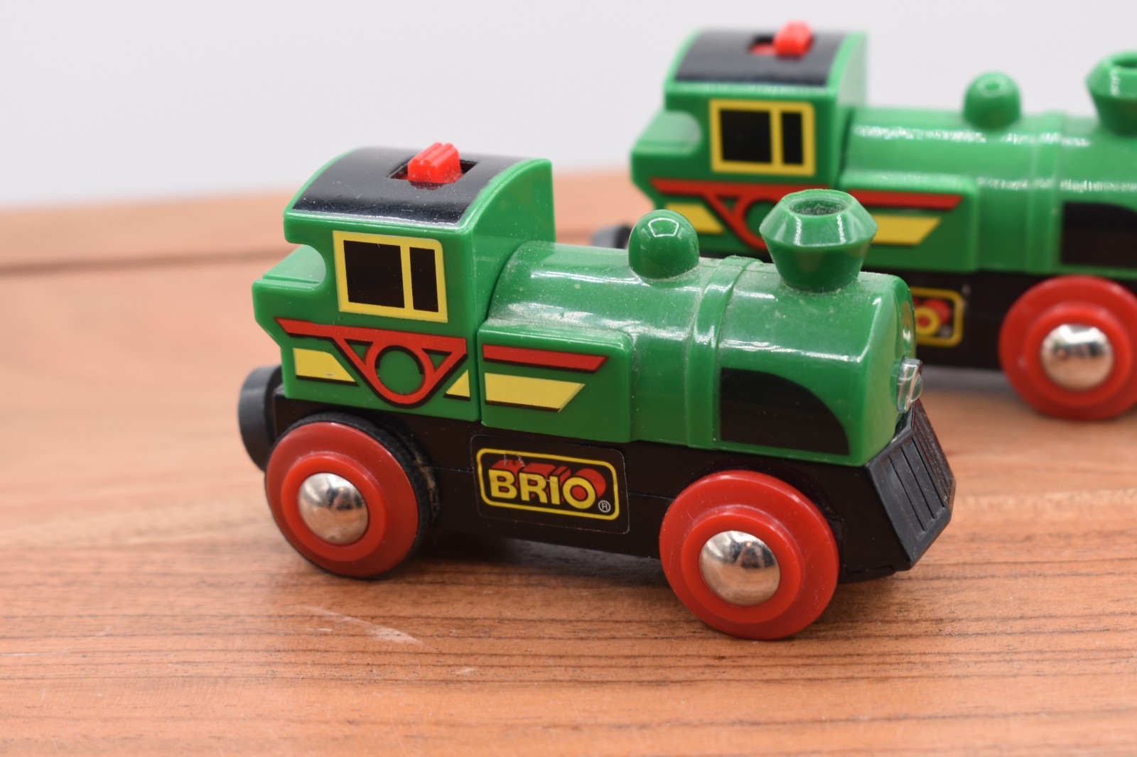 BRIO NOT WORKING FOR PARTS REPAIRS World Green Action Locomotive Battery Operate
