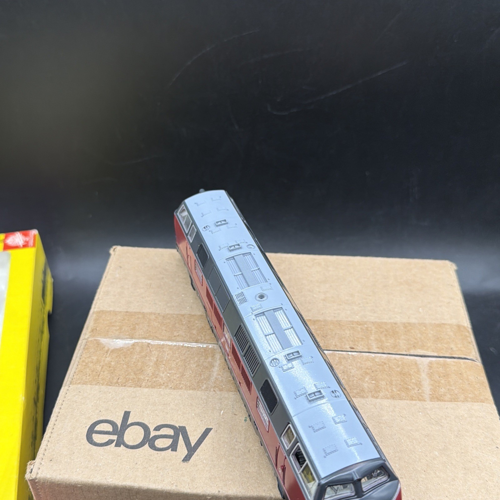 Fleischmann 4235 Diesel Locomotive Series 221 111-8 DB Gauge H0 Boxed (D)
