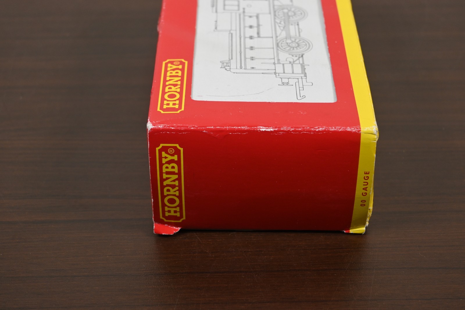 Hornby OO Gauge R2188 BR 0-4-0: Diesel Shunter Class 06 Locomotive “D2412”