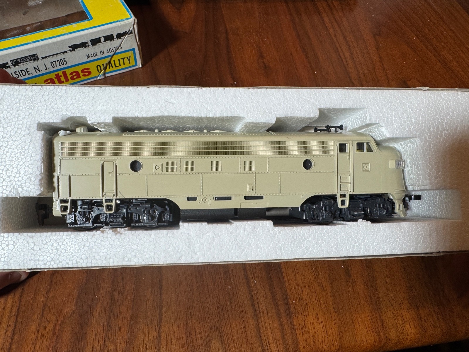 HO ATLAS 8300 EMD FP-7A Diesel Powered Undecorated N/DYN. 1 H/L