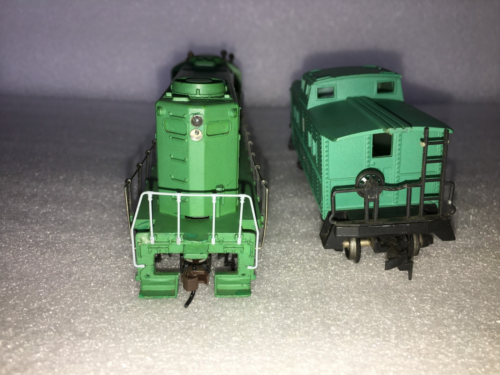 HO TYCO Penn Central GP20 shell with a Proto 2000 Chassis, Penn Central Caboose