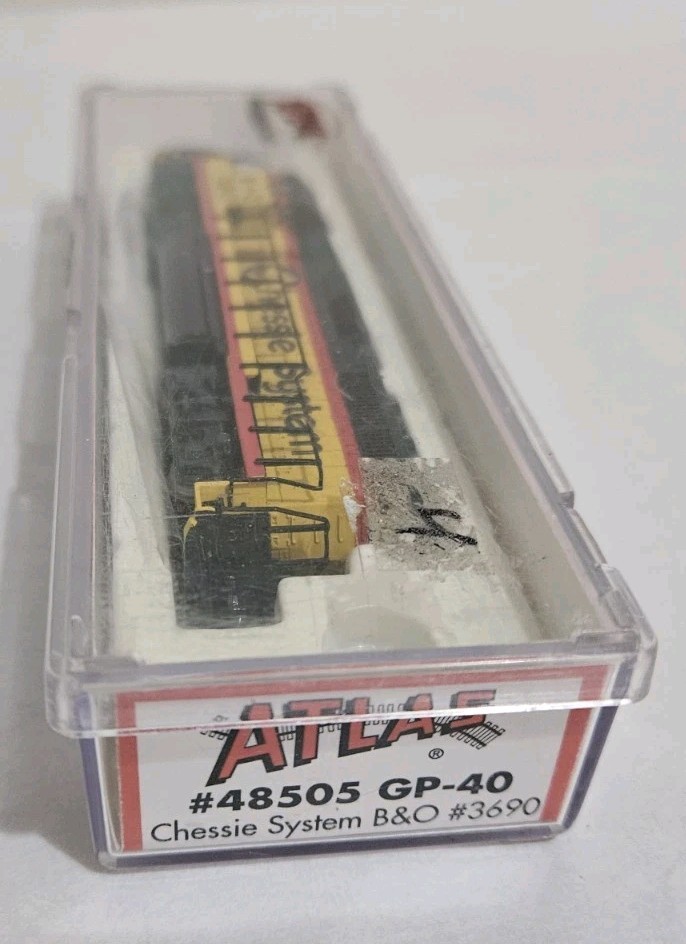 ATLAS N SCALE CHESSIE SYSTEM B&O GP-40 DIESEL LOCOMOTIVE MIB 48505 # 3690