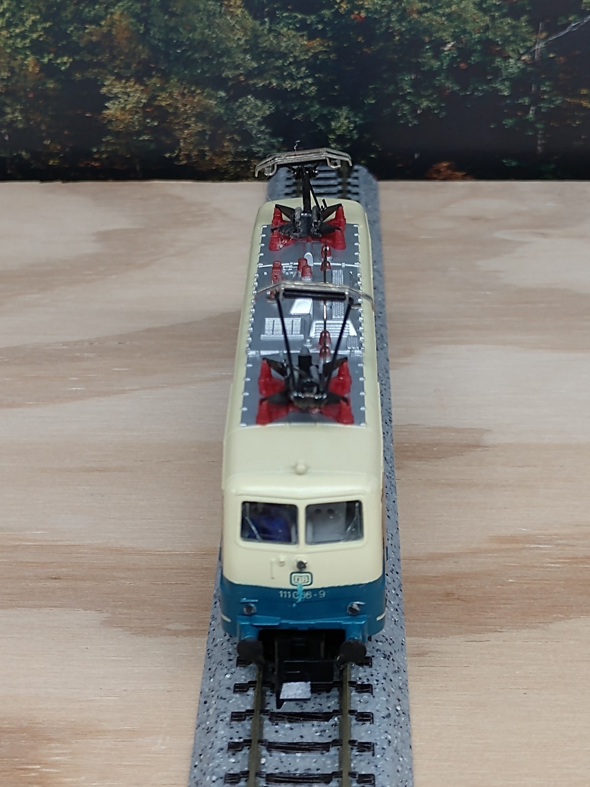 Arnold N scale European 4 axle electric loco – Item #2325 NEW