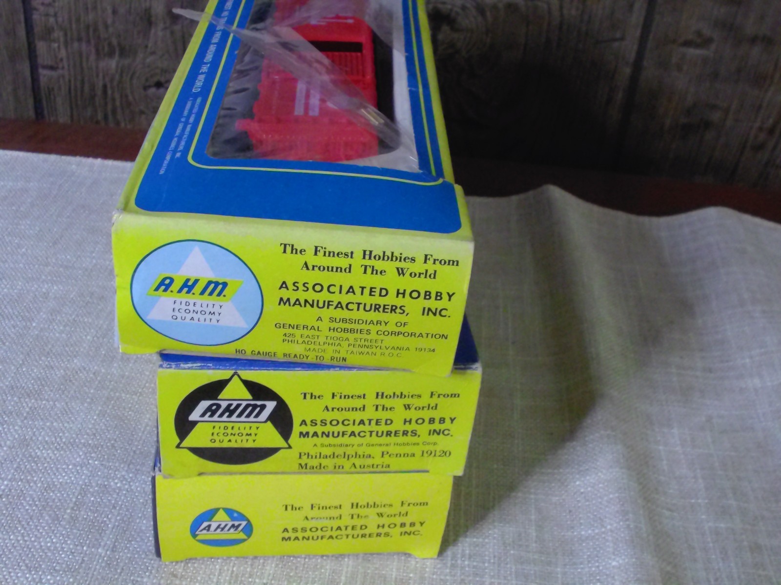 AHM ALCO Century 424 5015 F Central Of N.J. #1540 Diesel & 2 M-STL BOX CARS