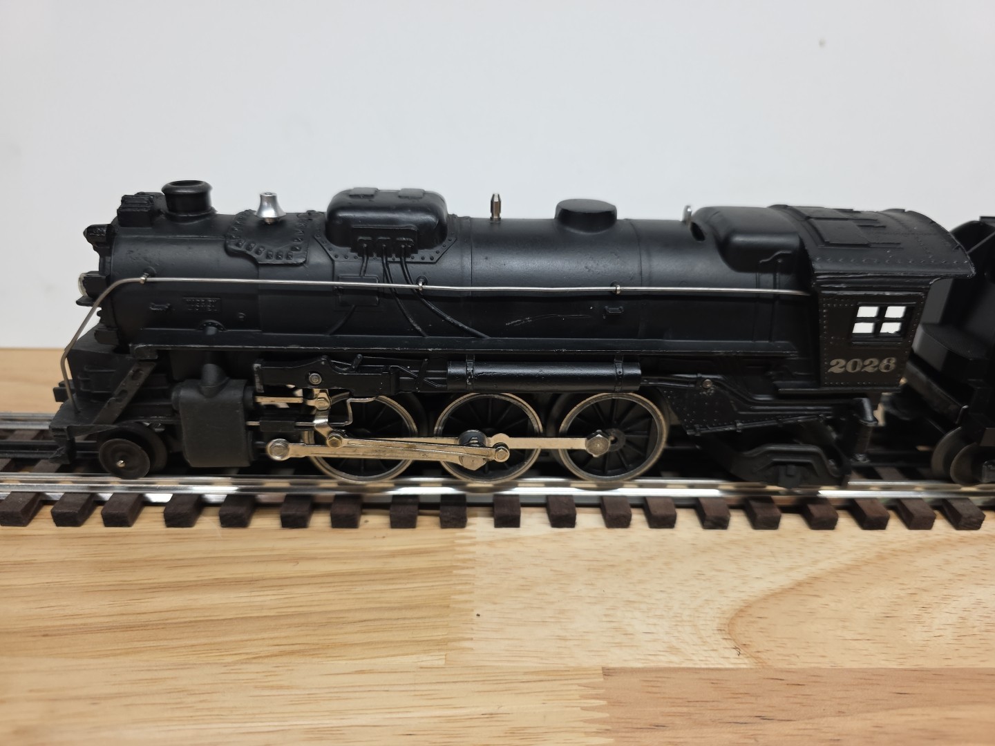 Lionel 2026 Vintage 2-6-2 Die-Cast Steam Locomotive and 6466wx Tender Rebuilt!