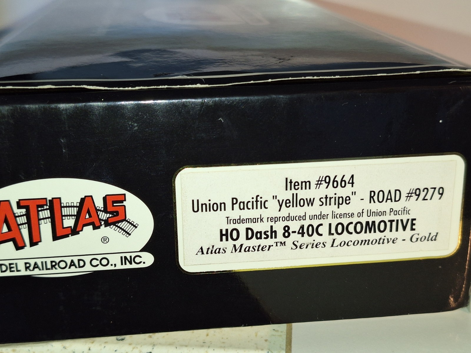 Atlas 9664 DCC & QSI Sound, Union Pacific Dash 8-40C. As New cond. HO scale.Box