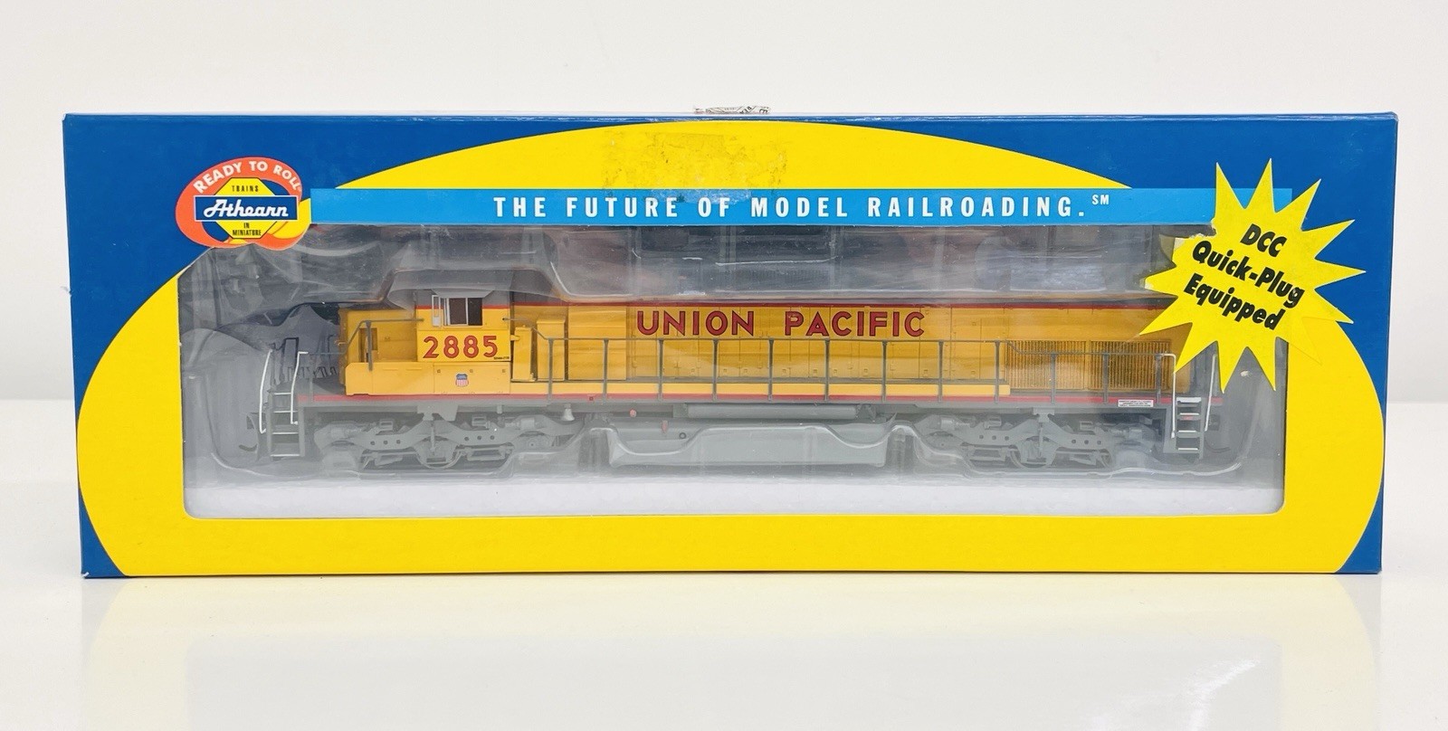 Athearn HO Union Pacific SD40T-2 Diesel w/ PTC Cabinet #2885 DCC No Sound 95138