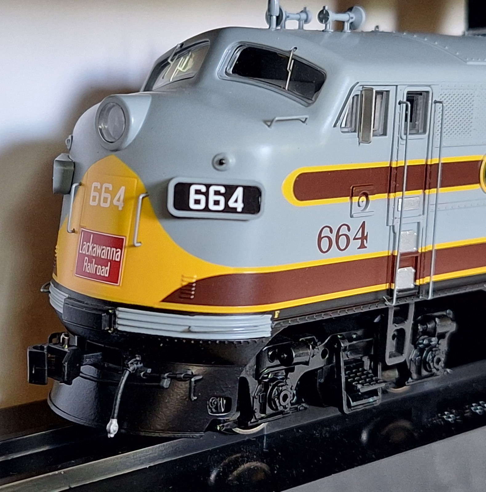 Bowser Exec Line/Hobbytyme #24634 HO DL&W F-3A #664 Tri-StateRHS/Steamtown Lot 1