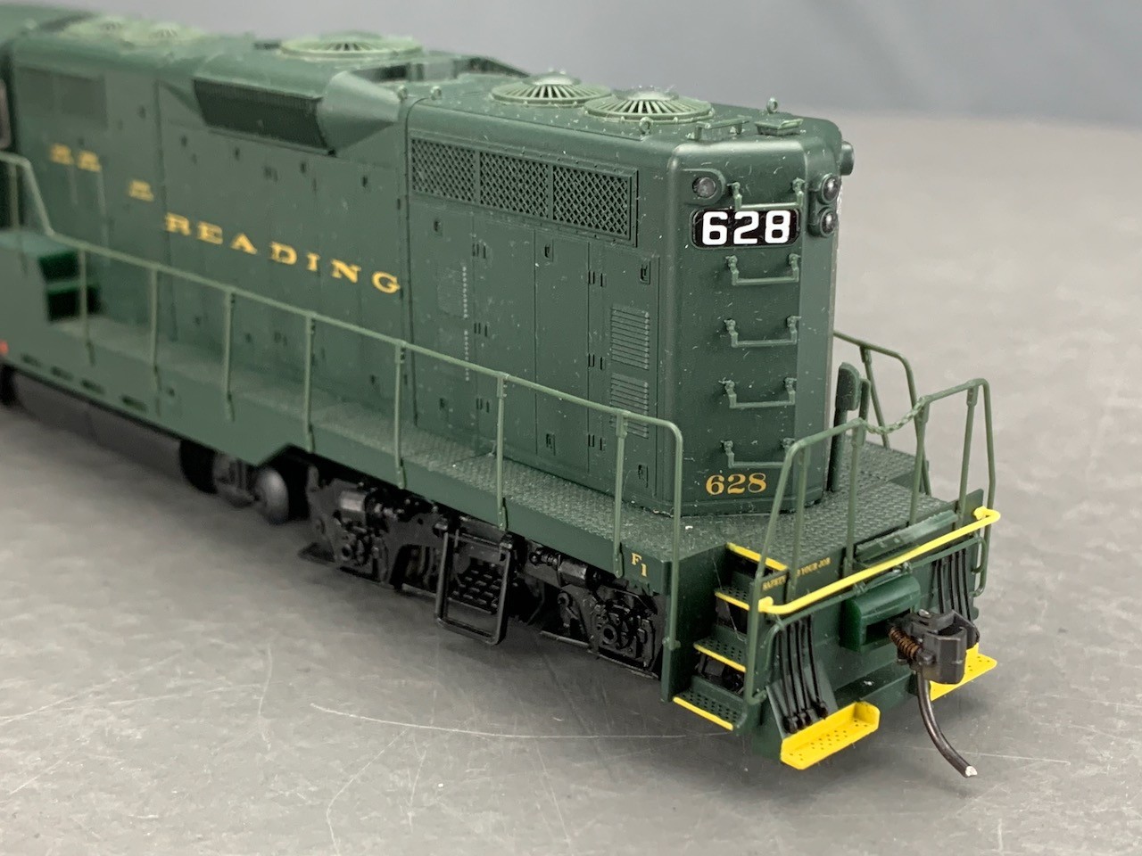 HO Proto2000 GP7 PhII Diesel Locomotive Reading #628 LNIB! HO8381