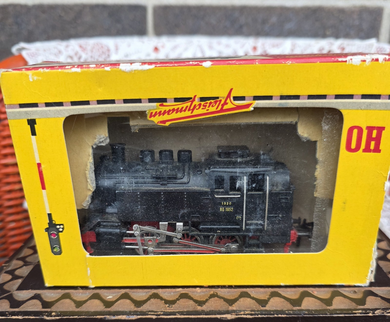 Fleischmann HO model steam locomotive, specifically the 1320 80 1952 model.