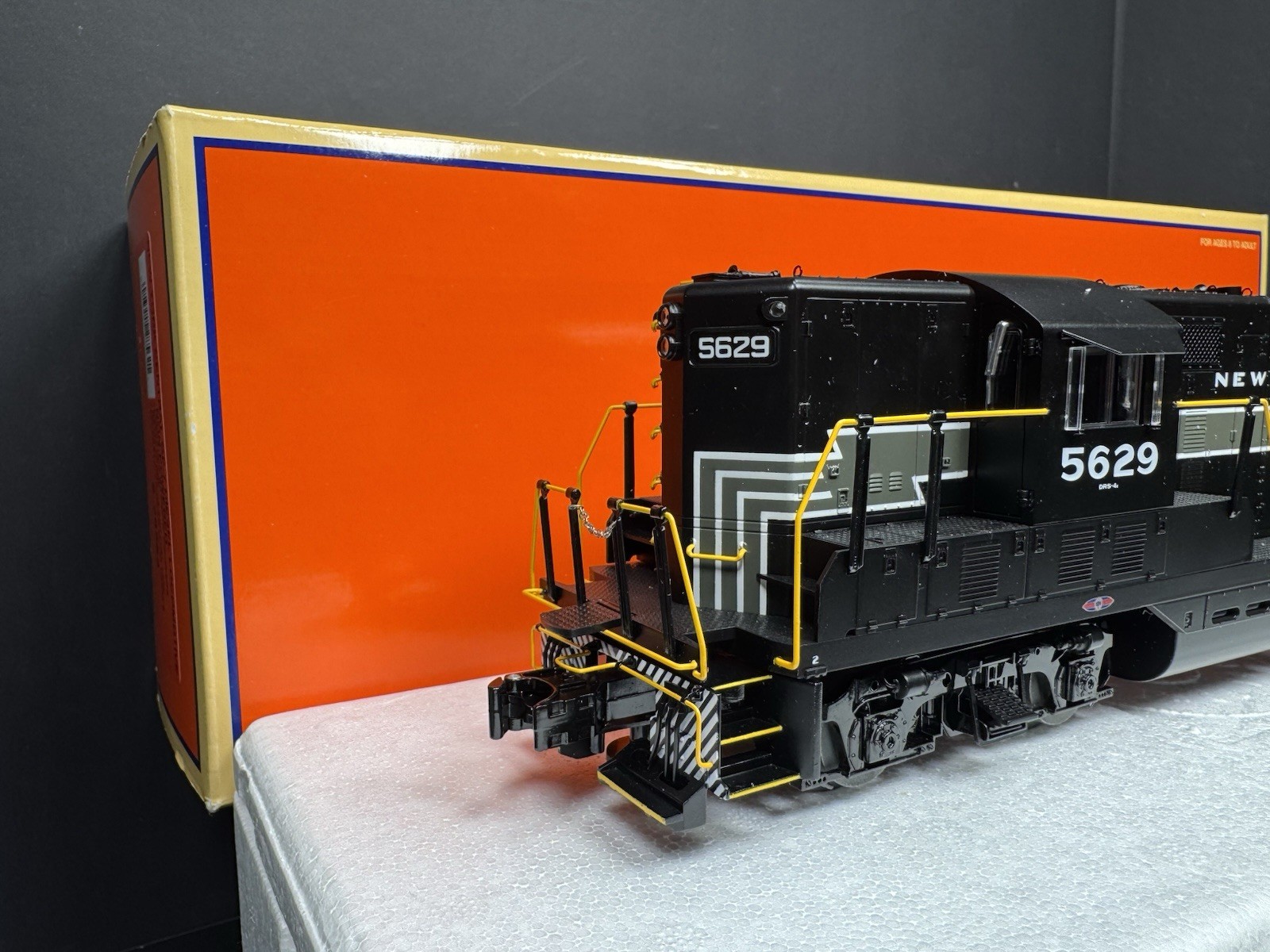 Lionel 6-28562 New York Central NYC GP-7 nonpowered diesel engine #5629 LNIB