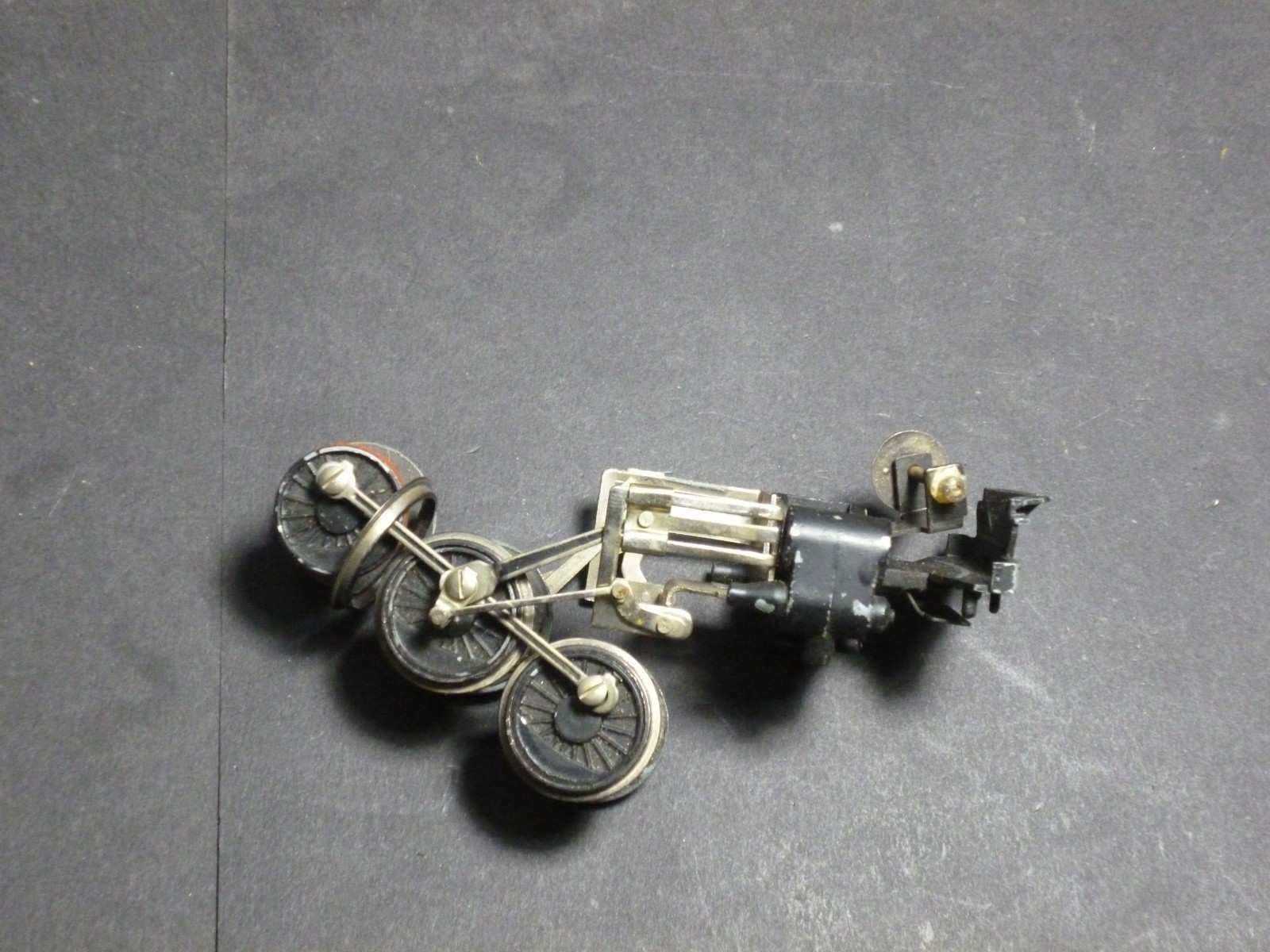Ho Japaneese steam locomotive 0-6-2 main wheels read description