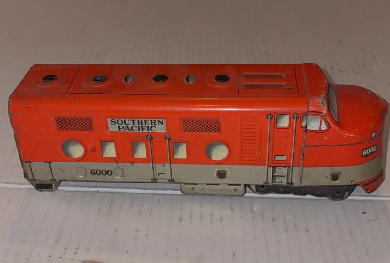 Vintage Marx Southern Pacific Tin Litho Diesel Locomotive Train #6000 For Parts