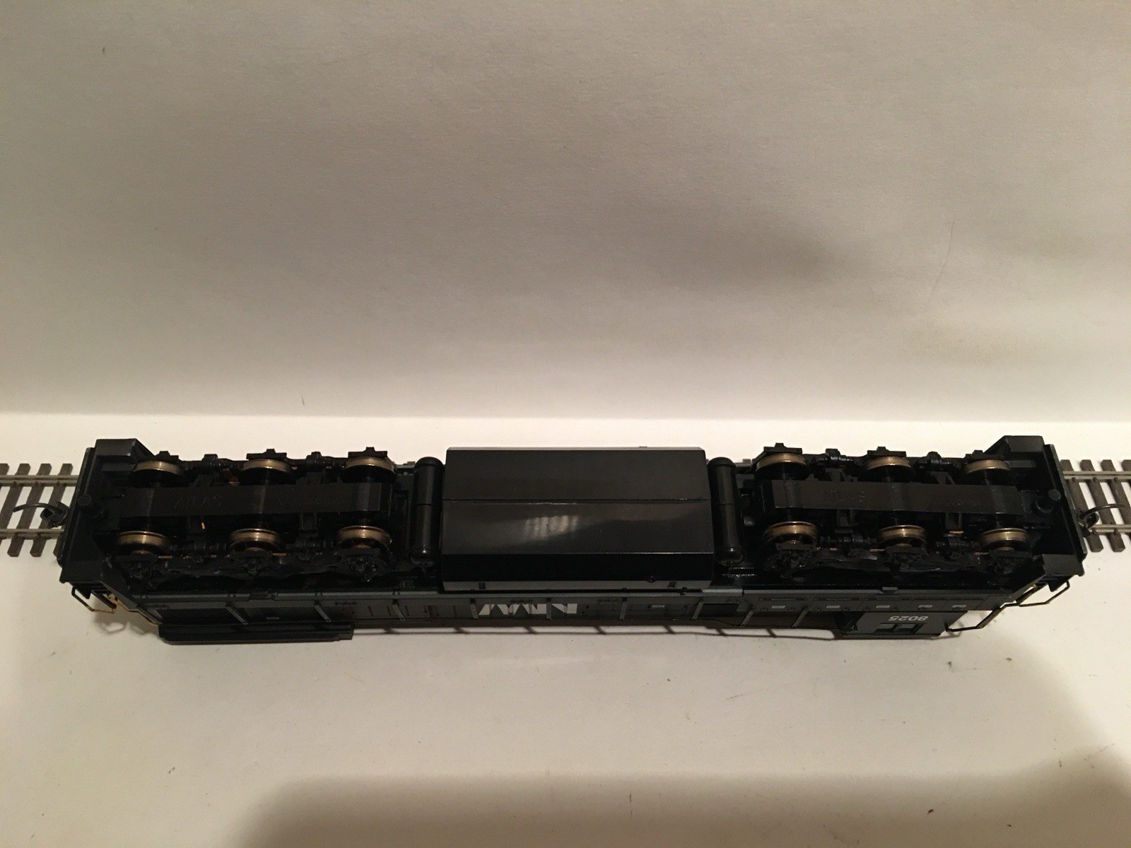 HO Atlas 8615 Norfolk & Western C30-7 Diesel Locomotive N&W #8025 DCC LokSOUND