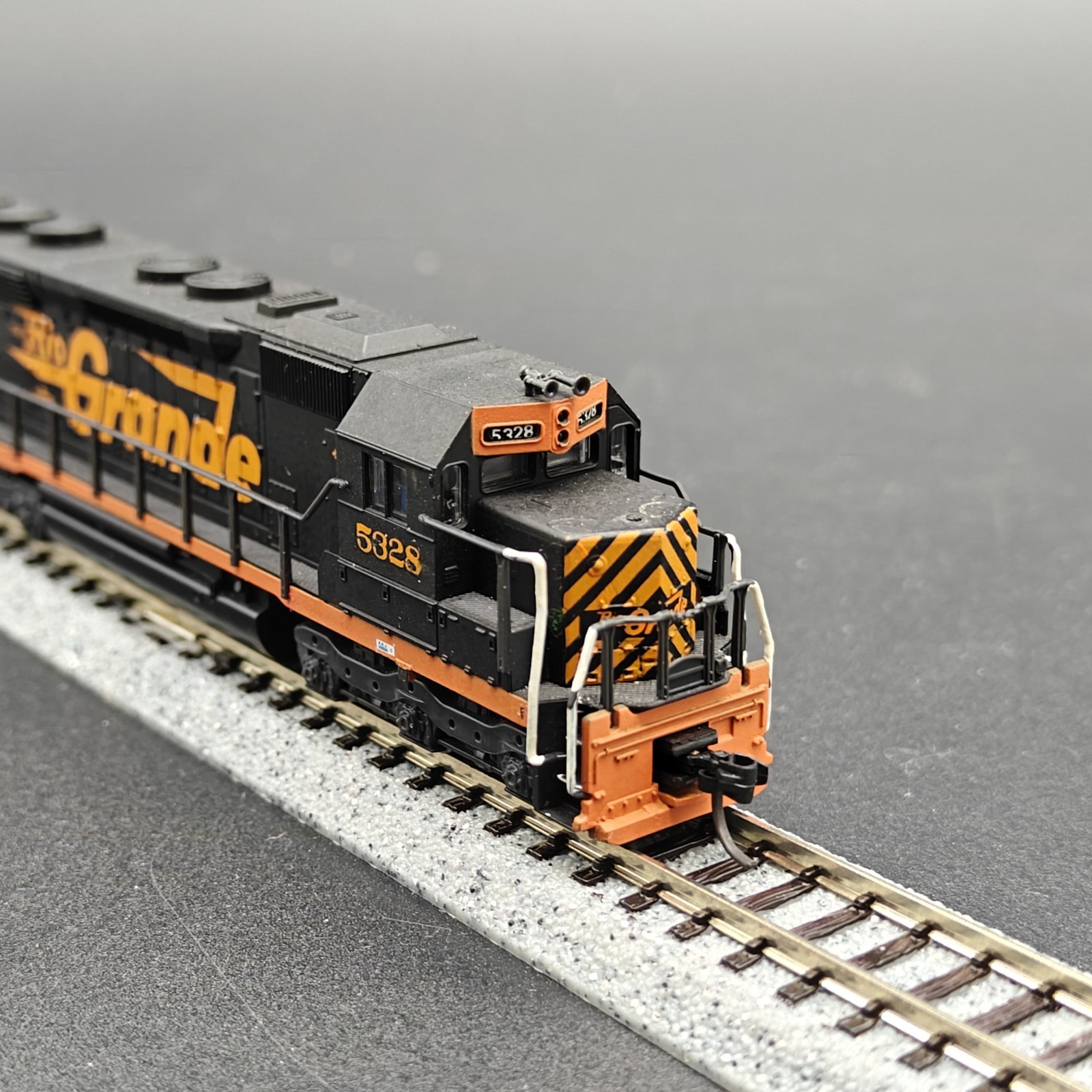 KATO D&RGW Rio Grande EMD SD45 Locomotive #5328 N Scale Tested Japan Read
