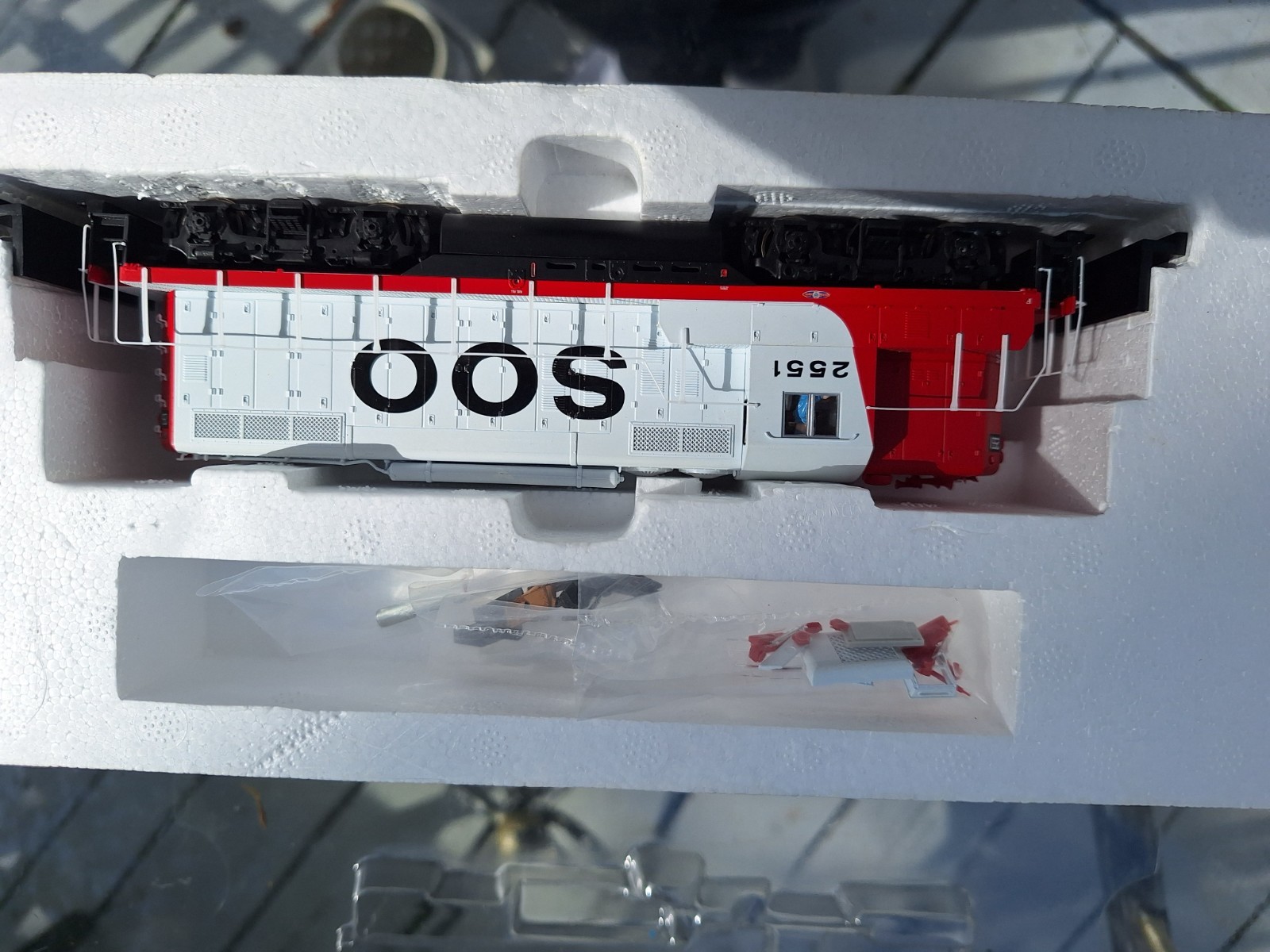 PROTO 2000 Diesel EMD GP9 Phase I Powered w/Sound & DCC (QSI) — Soo Line #2551