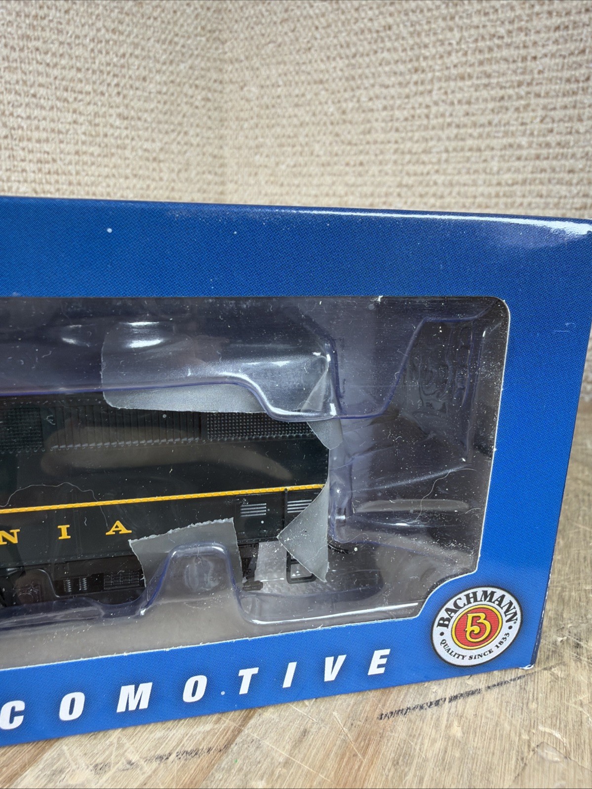 Bachmann 64806 HO ALCO FB2 Diesel Locomotive PRR DCC Ready