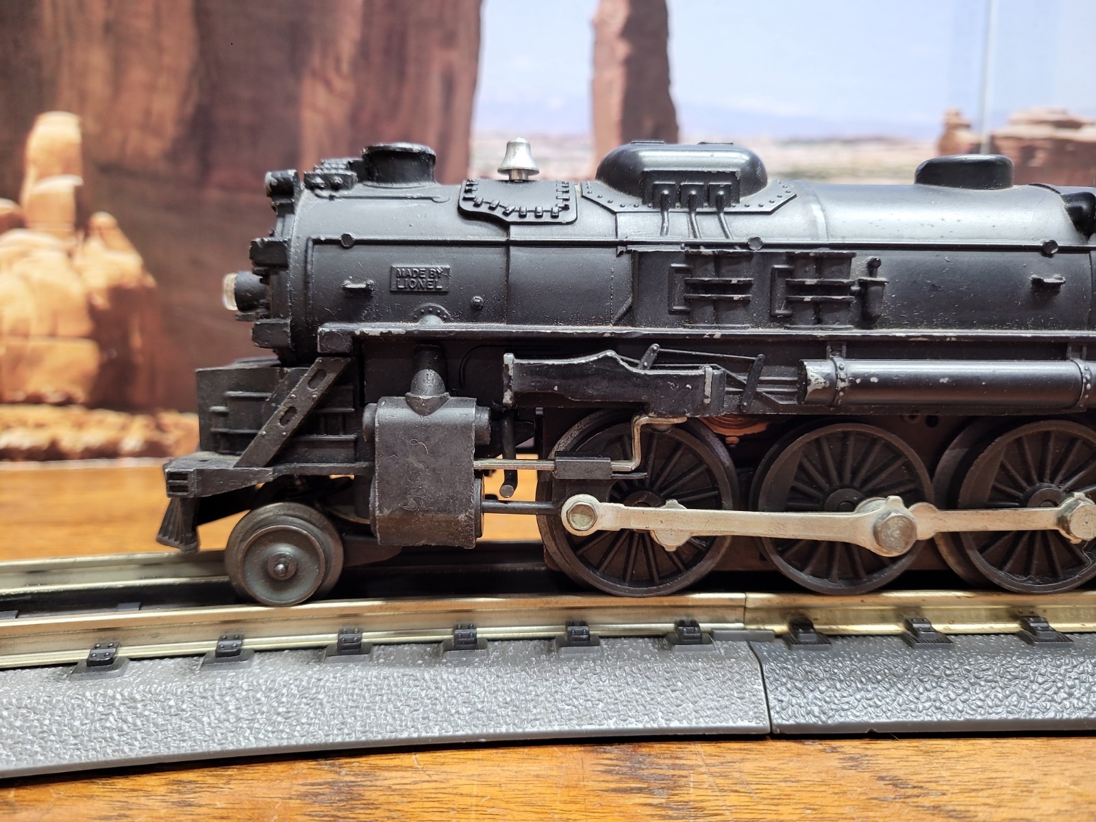 Lionel O Gauge 2-6-4 2026 Steam Locomotive And Tender For Parts Or Repair