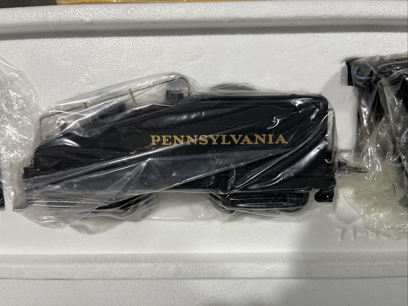 Lionel 6-18000 O Gauge Pennsylvania 0-6-0 B6 Switcher Loco & Tender #8977 – MINT
