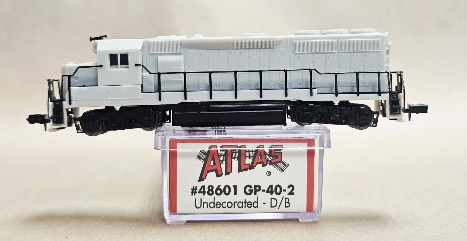 N Scale ATLAS 48601 Undecorated GP40-2 Locomotive / NEW