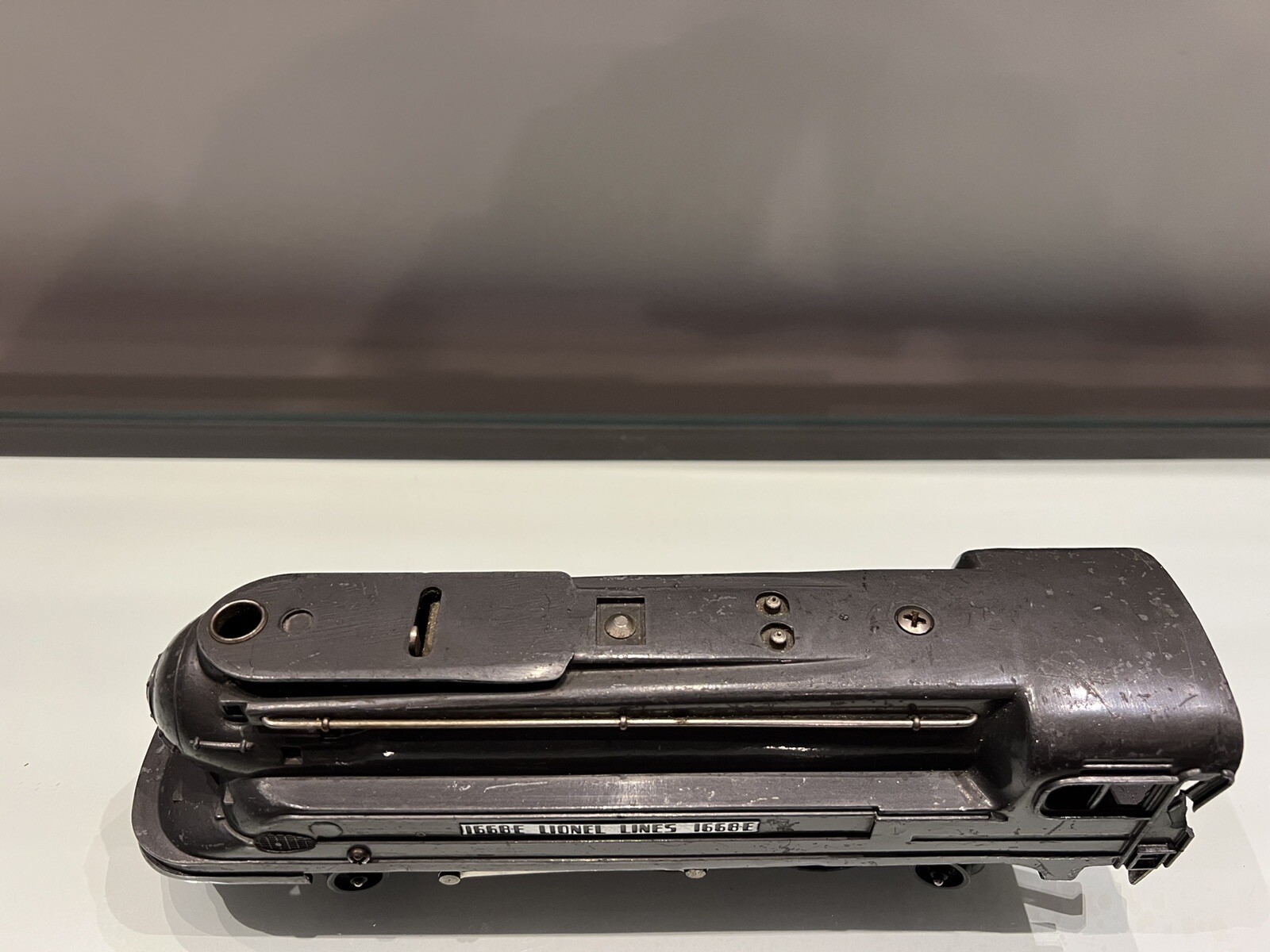 Lionel 1668E Streamlined Torpedo Steam Locomotive. Gunmetal Color. Runs well.