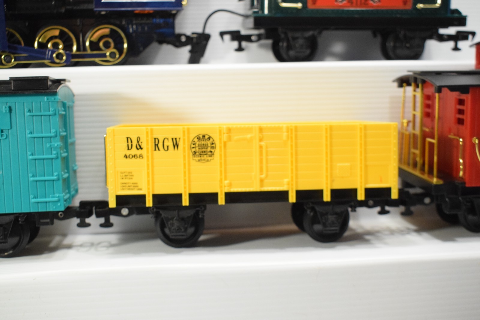 GARDEN RAILROAD TRAIN ENGINE BOXCAR CABOOSE G GAUGE 1:22.5 SCALE 5PC INCOMPLETE