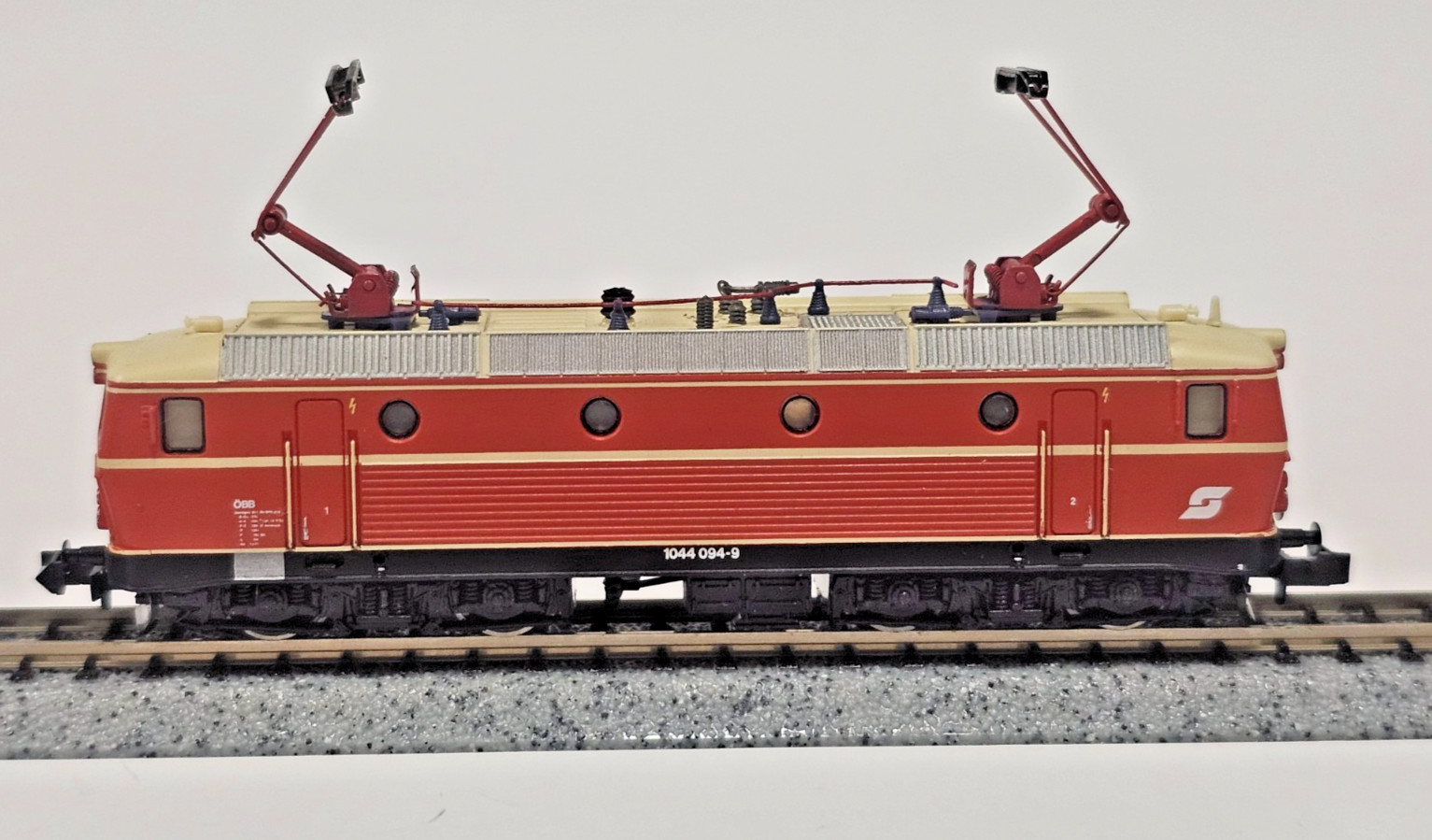 N SCALE ROCO 43658 OBB ÖBB CLASS BR 1044 077-4 E-LOK ELECTRIC LOCOMOTIVE AUSTRIA