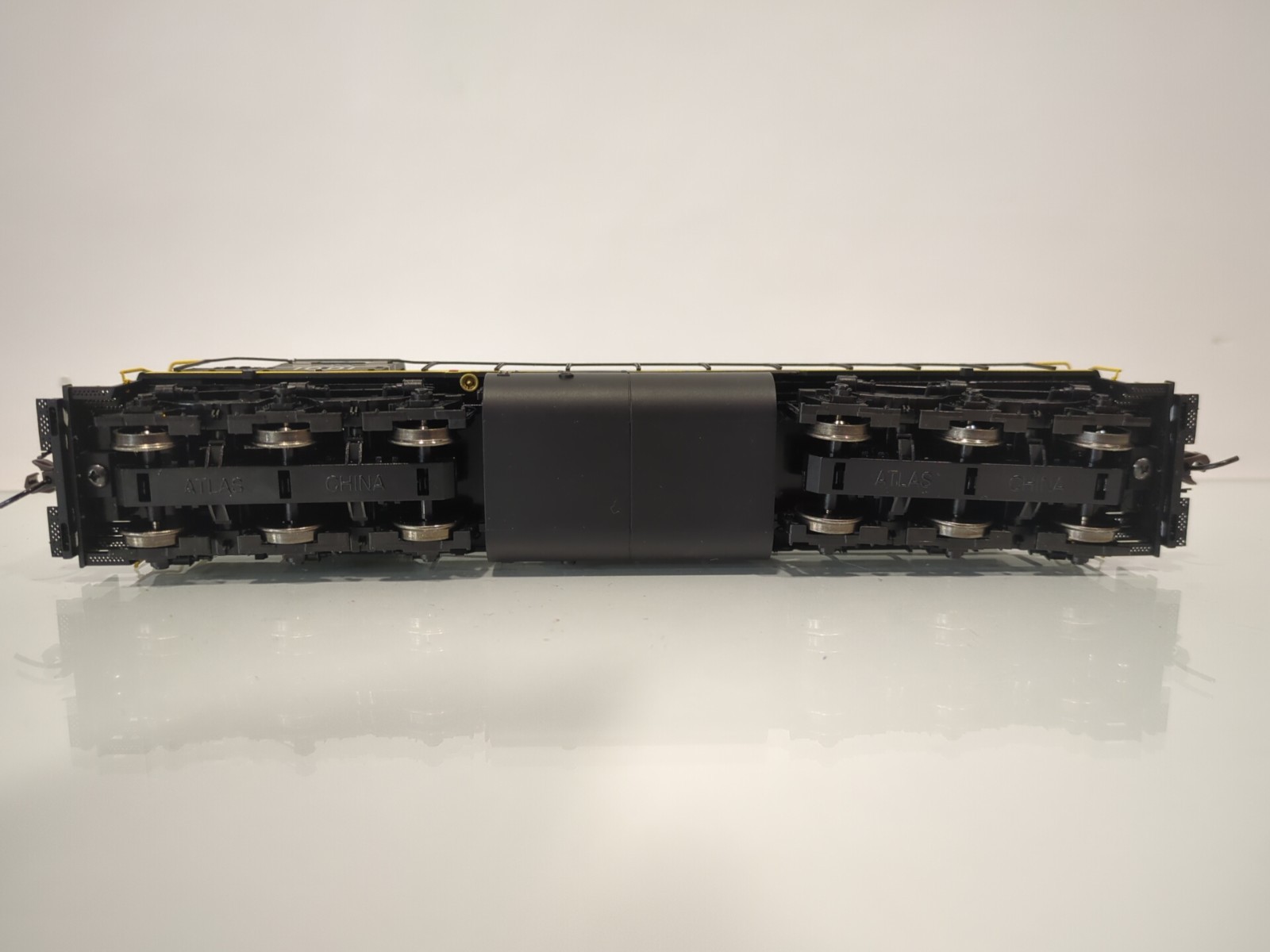 Atlas Master 9213 HO DCC Atlantic Coast Line EMD SD35 Diesel Locomotive ACL 1001