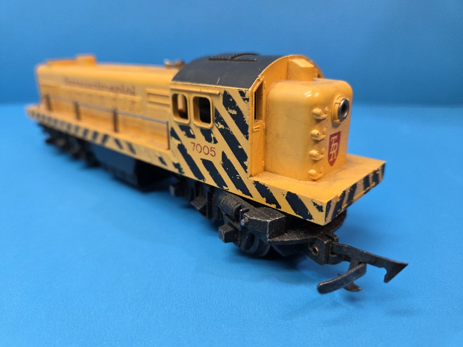 Tri-ang R155 Transcontinental RS2 Switcher Yellow 7005