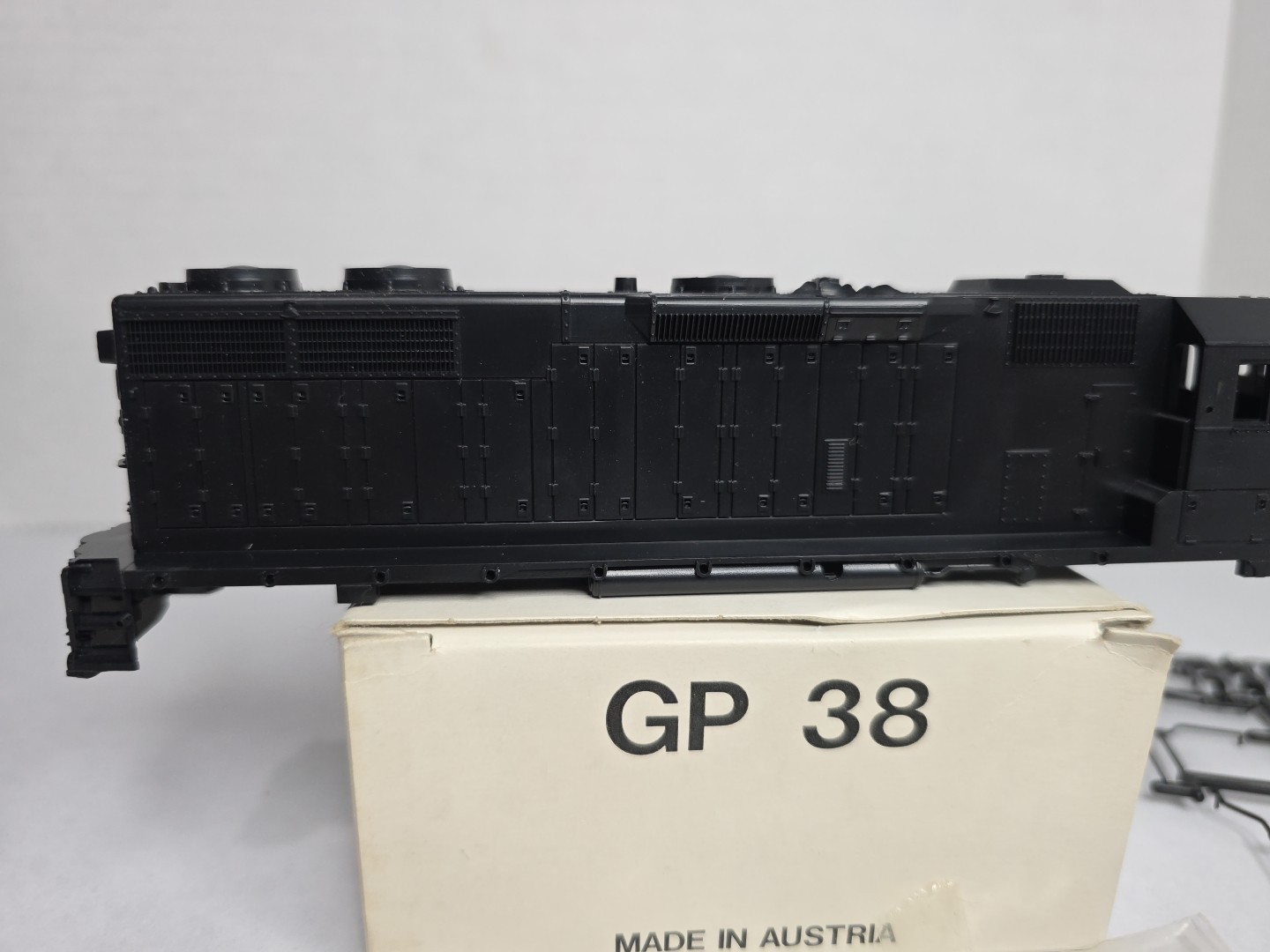 Shell Only* Atlas HO Scale GP38 Diesel Locomotive Undecorated LN Austria Roco(6)