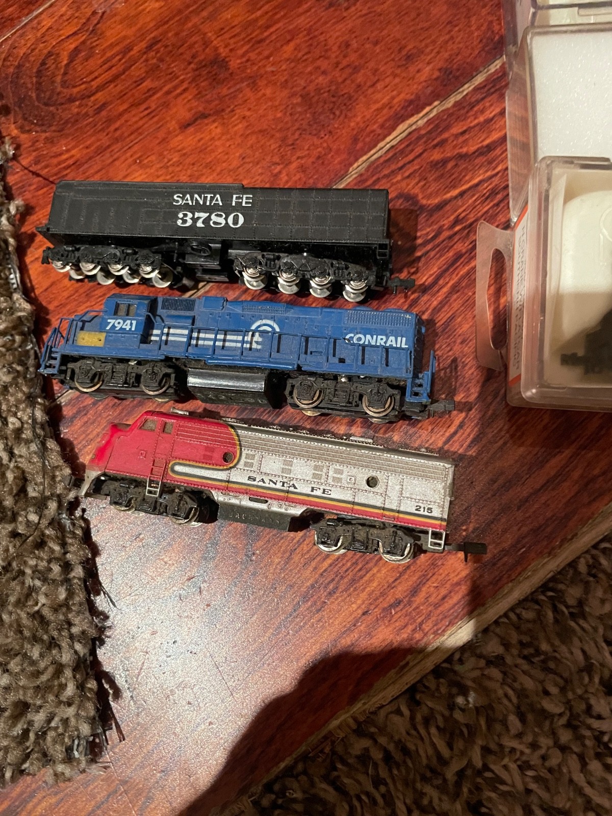 Collect: N GAUGE NORTHFOLK AND WESTERN SPECIAL EDITION LOCOMOTIVE + BONUS $5.00